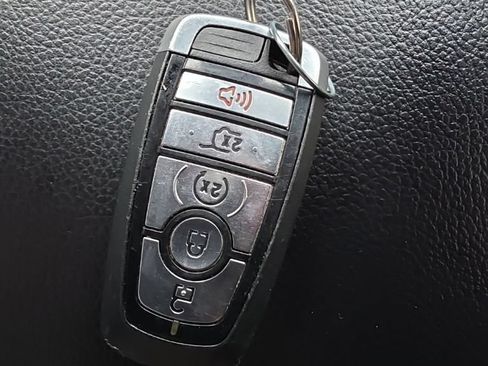 Used 2018 Ford Expedition XLT w/ Equipment Group 202A RWD image 62