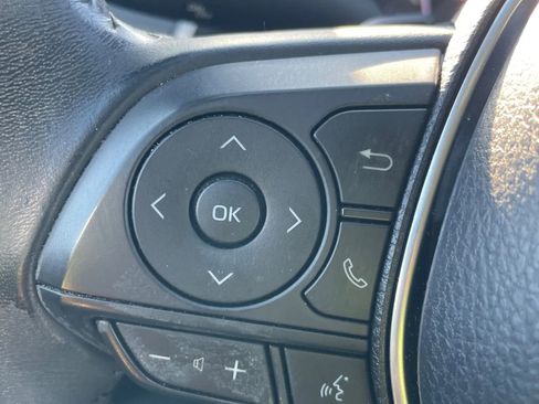 Used 2018 Toyota Camry SE w/ Convenience Package FWD image 21