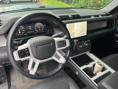 Used 2025 Land Rover Defender 90 X-Dynamic SE AWD/4WD image 7