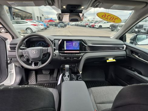 Used 2026 Toyota Camry LE image 18