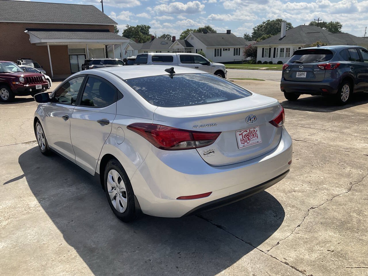 Used 2016 Hyundai Elantra SE FWD image 5