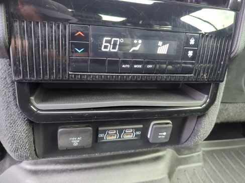 Used 2022 Jeep Wagoneer Series I w/ Premium Group I AWD/4WD image 44