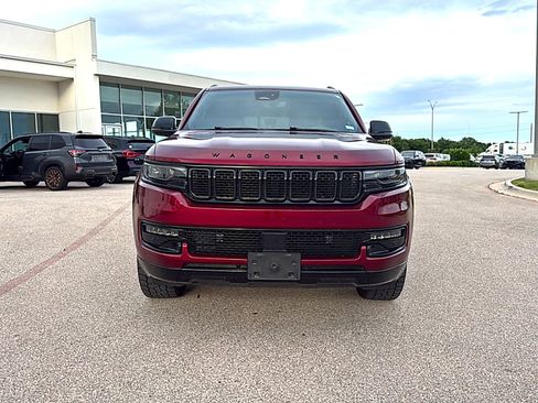 Used 2025 Jeep Wagoneer Series II w/ Premium Group I AWD/4WD image 2