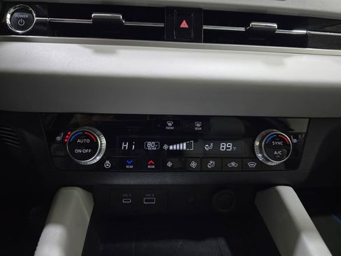 Used 2024 Mitsubishi Outlander SEL image 27