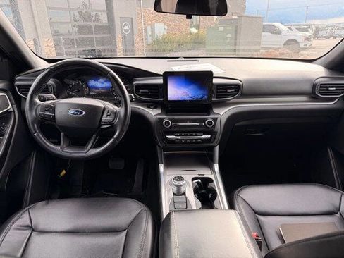 Used 2020 Ford Explorer XLT w/ Equipment Group 202A AWD/4WD image 10