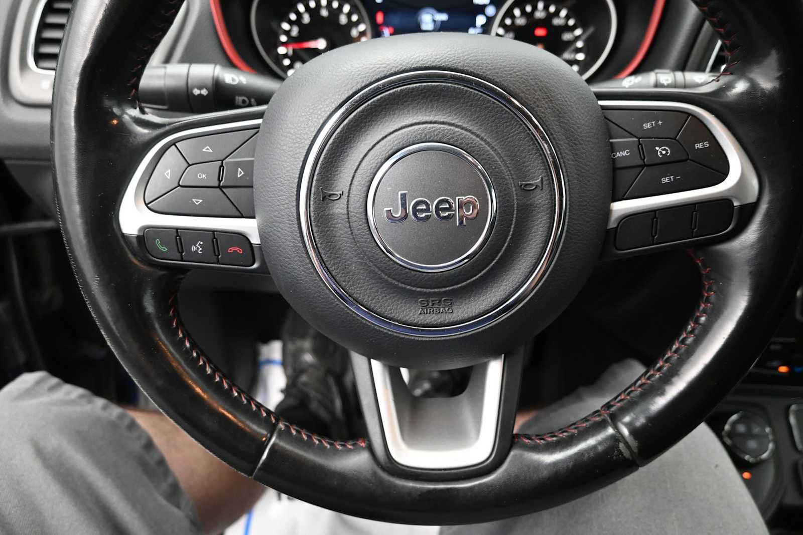 Used 2019 Jeep Compass Trailhawk w/ Popular Equipment Group AWD/4WD image 17