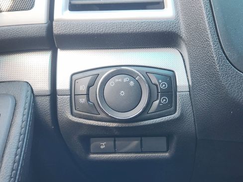 Used 2013 Ford Explorer XLT image 21