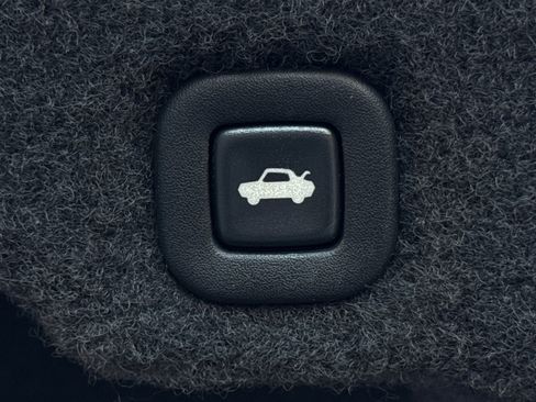 Used 2004 Cadillac XLR image 44