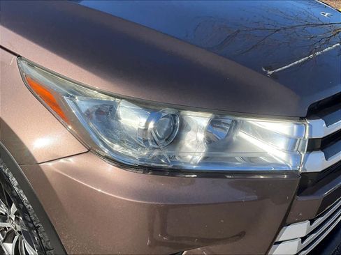 Used 2017 Toyota Highlander XLE image 33