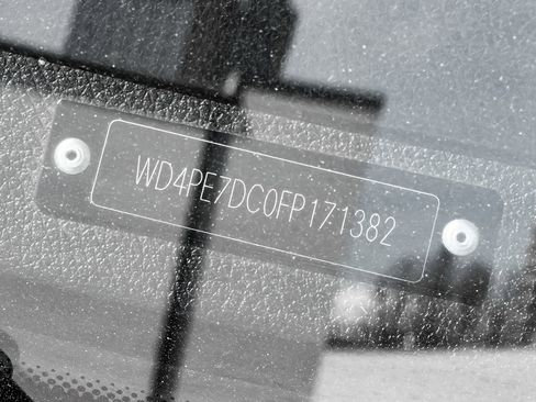 Used 2015 Mercedes-Benz Sprinter 2500 image 45