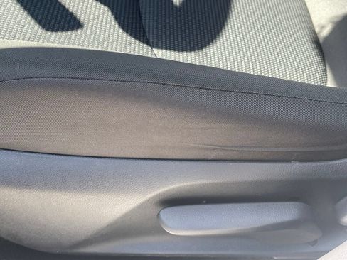 Used 2025 Toyota RAV4 LE AWD/4WD image 10