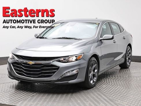 Used 2023 Chevrolet Malibu LT image 1