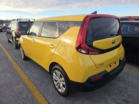 Used 2020 Kia Soul LX image 11