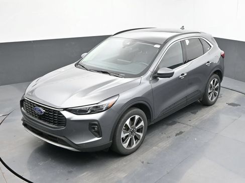 Used 2024 Ford Escape Platinum AWD/4WD image 17