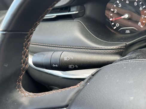 Used 2022 Jeep Compass Limited image 19