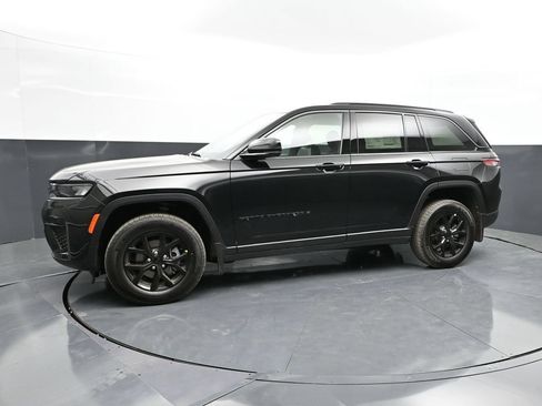 New 2026 Jeep Grand Cherokee Altitude AWD/4WD image 30