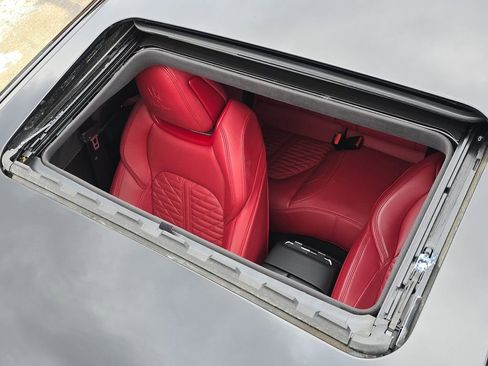 Used 2021 Maserati Ghibli Trofeo image 3