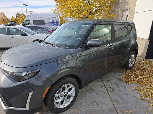 New 2025 Kia Soul LX image 3