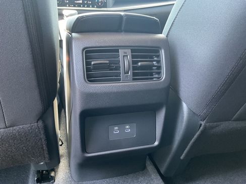 Used 2025 Nissan Rogue SV FWD image 10