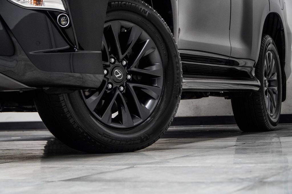 Used 2023 Lexus GX 460 Premium w/ Premium Package AWD/4WD image 4