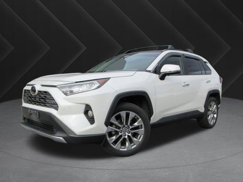 Used 2019 Toyota RAV4 Limited image 1