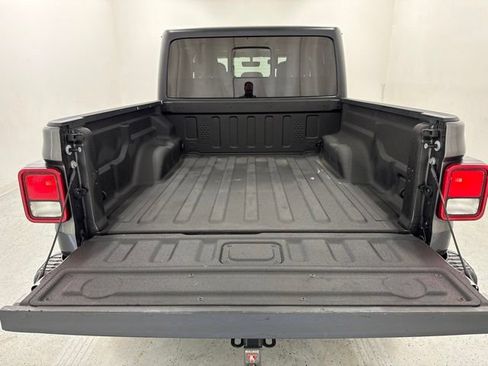 Used 2021 Jeep Gladiator Mojave AWD/4WD image 14