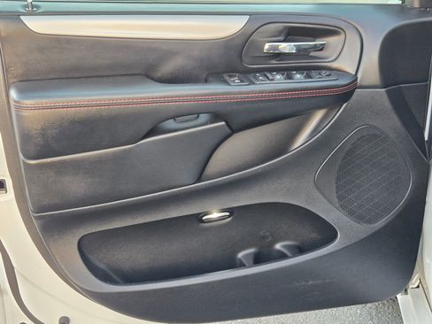 Used 2019 Dodge Grand Caravan GT FWD image 20