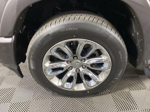 Used 2021 RAM 1500 Laramie w/ Sport Appearance Package image 15