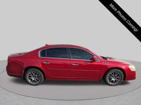Used 2010 Buick Lucerne CXL w/ Driver Confidence Package FWD image 4