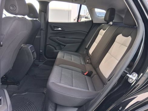 Used 2025 Chevrolet Trax LS w/ LS Convenience Package FWD image 20