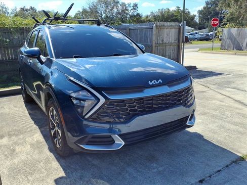 Used 2023 Kia Sportage EX w/ EX Premium Package image 2