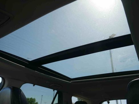Used 2025 Honda Pilot Touring image 34
