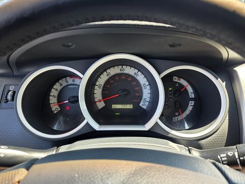 Used 2014 Toyota Tacoma PreRunner w/ TRD Off-Road Package image 32