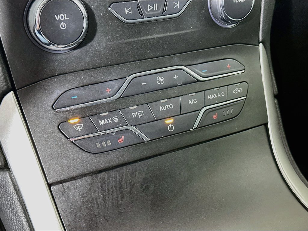 Used 2019 Ford Edge SEL w/ Equipment Group 201A AWD/4WD image 22
