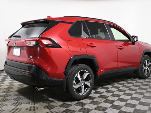 Used 2025 Toyota RAV4 SE image 10