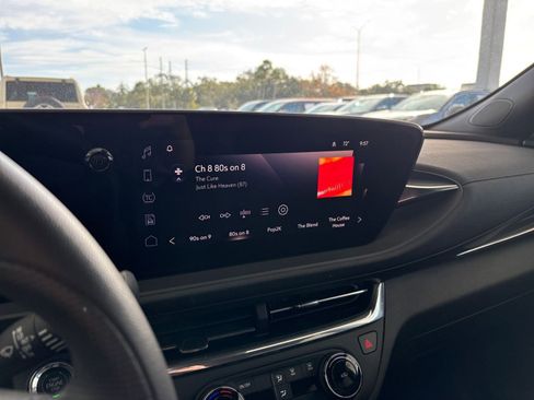 Used 2025 Buick Envista Preferred image 21