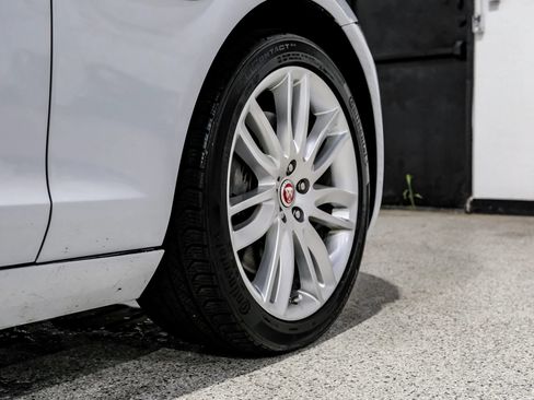 Used 2018 Jaguar XF Portfolio RWD image 68