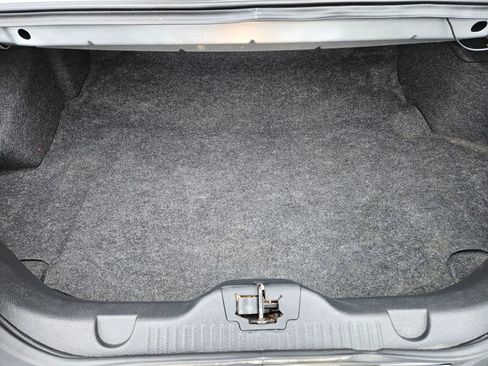 Used 2010 Ford Mustang Convertible image 9