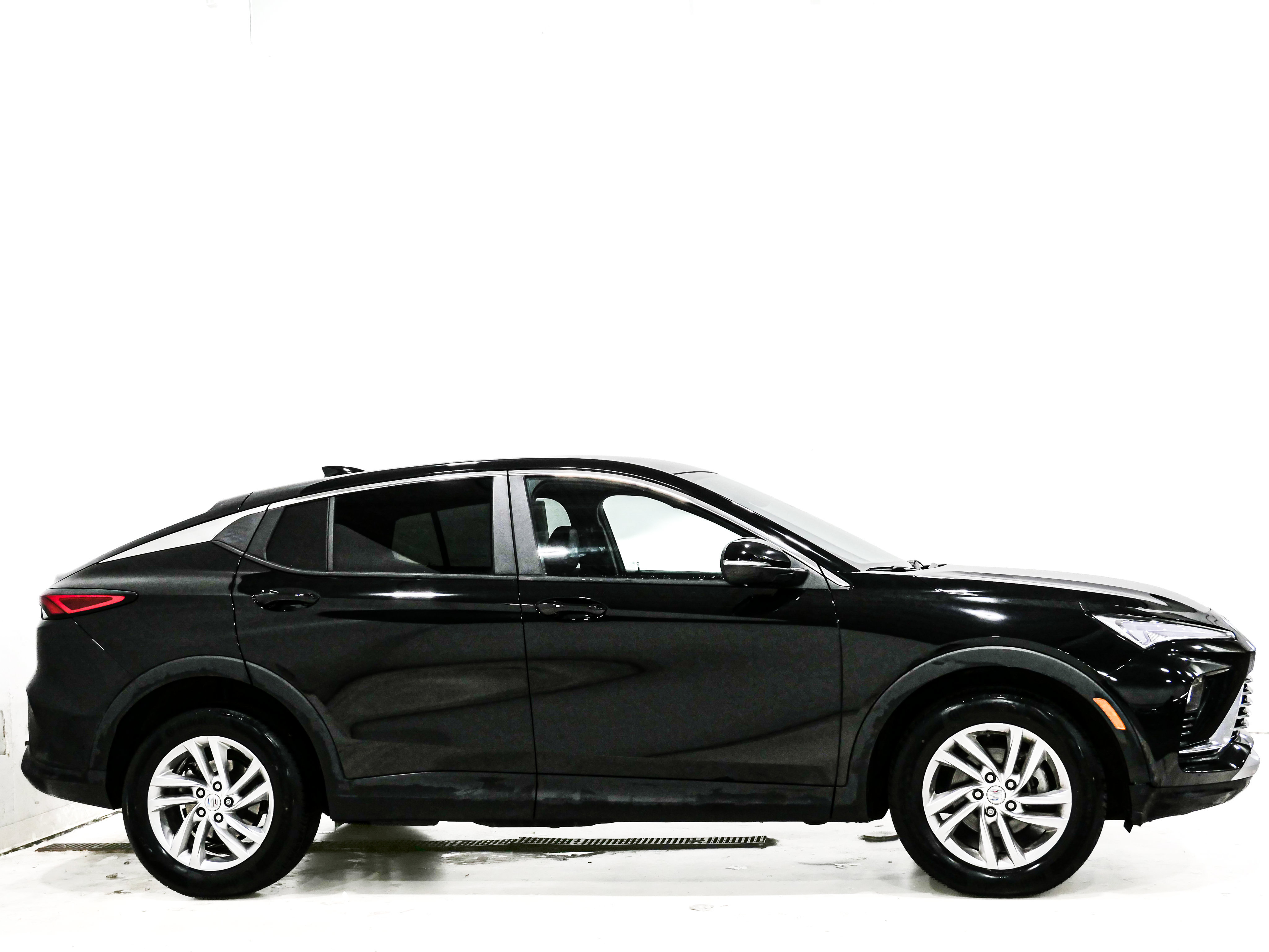 Used 2025 Buick Envista Preferred w/ Convenience I Package FWD image 4
