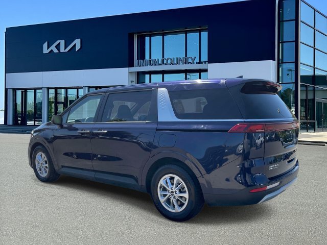 Certified 2024 Kia Carnival LX FWD image 4