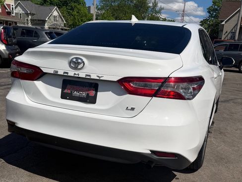 Used 2019 Toyota Camry LE FWD image 15