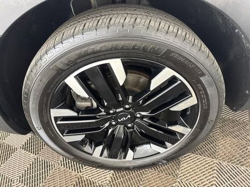 Certified 2024 Kia Telluride SX w/ Towing Package AWD/4WD image 30
