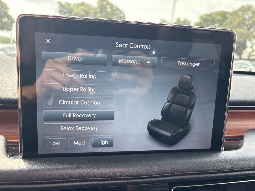 Used 2020 Lincoln Aviator Reserve w/ Equipment Group 201A RWD image 15