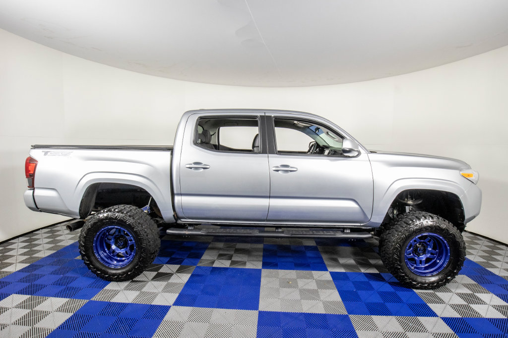 Used 2022 Toyota Tacoma SR w/ SR Convenience Package RWD image 5
