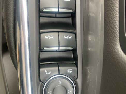 Certified 2024 Cadillac XT4 Premium Luxury image 17