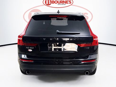 Used 2020 Volvo XC60 T5 Momentum image 11