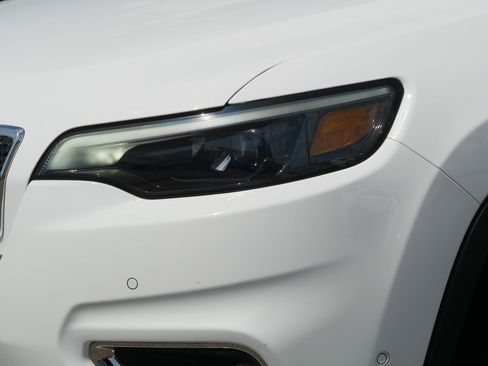 Used 2021 Jeep Cherokee Limited w/ Elite Package AWD/4WD image 16