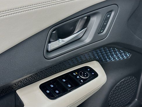 Used 2023 Nissan Ariya FWD image 15