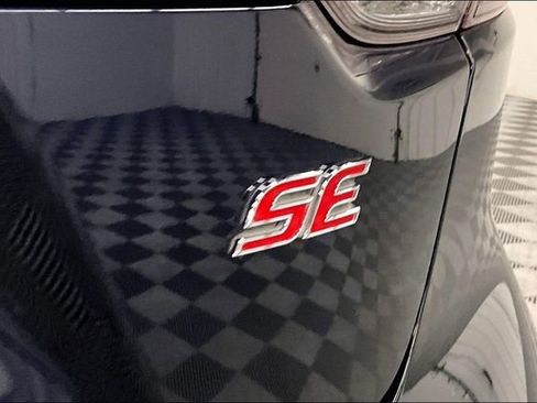 Used 2020 Toyota Corolla SE w/ SE Premium Package image 9