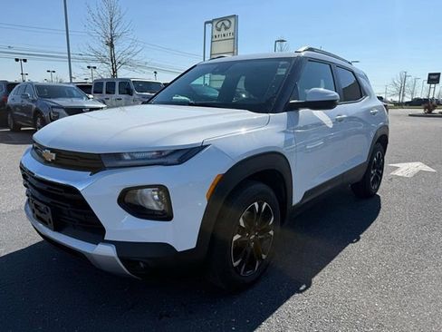 Used 2023 Chevrolet TrailBlazer LT w/ Convenience Package AWD/4WD image 5